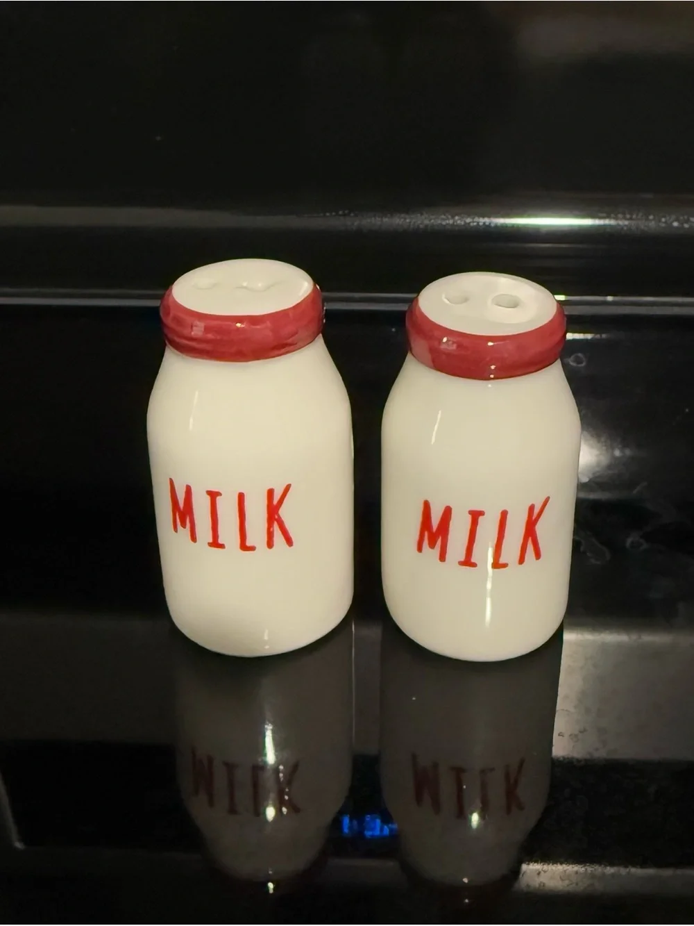 Milk Bottle Ceramic Salt and Pepper Shaker Set - White and Red mini